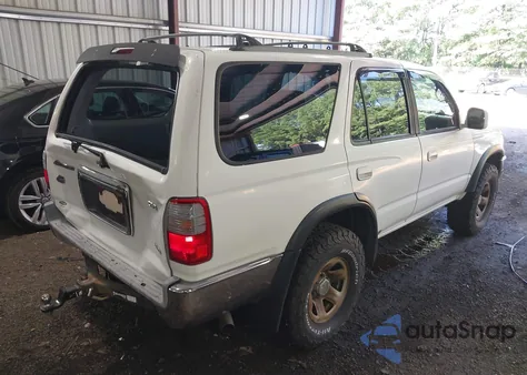 2000 Toyota 4Runner Sr5 from USA, damaged, VIN JT3GN86R9Y0159054